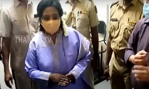 "ஸ்கேன் மையத்தை பூட்டி சாவியை எடுத்துச் சென்ற ஊழியர்கள்" - கோபமடைந்த தமிழிசை சௌந்தரராஜன்