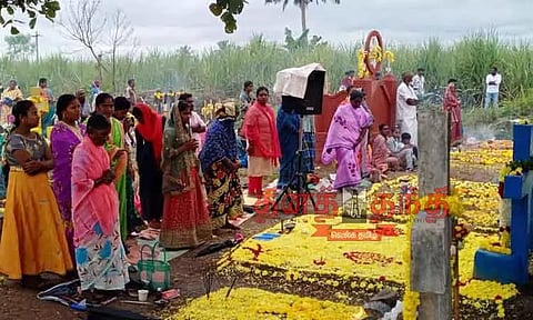 கல்லறை திருநாள் அனுசரிப்பு