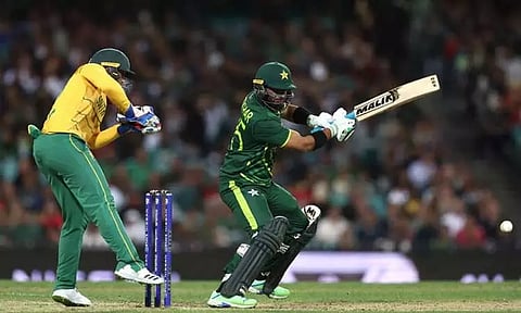 சூப்பர் 12 சுற்று: தென் ஆப்பிரிக்காவுக்கு 186 ரன்கள் இலக்கு நிர்ணயித்தது பாகிஸ்தான்