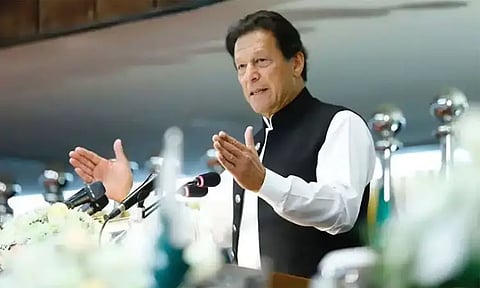 பாகிஸ்தானில் துப்பாக்கிச்சூடு: இம்ரான் காயம் - மருத்துவமனையில் அனுமதி