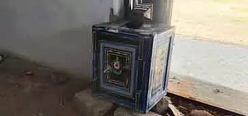 உண்டியலை உடைத்து பணம் திருட்டு