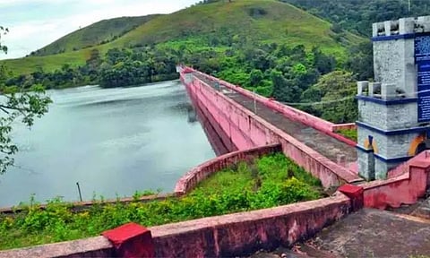 முல்லைப் பெரியாறு அணையில் இருந்து தண்ணீர் வெளியேற்றம் குறைப்பு..!