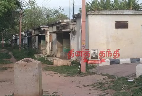 சமூக விரோதிகளின் கூடாரமாக மாறிய காவலர் குடியிருப்பு