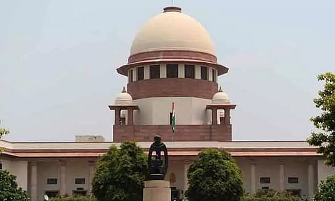 இலங்கை கடற்படை சிறைபிடித்த தமிழக மீனவர்களை விடுவிக்கக்கோரிய வழக்கு முடித்து வைப்பு - சுப்ரீம் கோர்ட்டு நடவடிக்கை