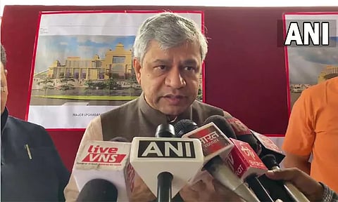 வாரணாசியில் புல்லட் ரெயில் திட்டத்திற்கான ஆய்வு பணிகள் நடைபெற்று வருகிறது - ரெயில்வே மந்திரி தகவல்