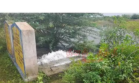 காவிரி கூட்டு குடிநீர் குழாயில் உடைப்பு