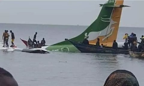 தான்சானியா: பயணிகள் விமானம் ஏரியில் விழுந்து விபத்து