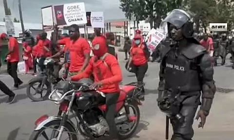 கானாவில் கடும் பொருளாதார நெருக்கடி - அதிபர் பதவி விலகக் கோரி வலுக்கும் போராட்டம்