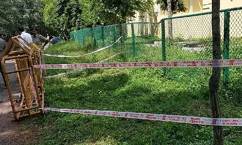 மைசூர்: ஓய்வுபெற்ற மத்திய உளவுத்துறை அதிகாரி மீது மர்மநபர்கள் கார் ஏற்றி கொலை