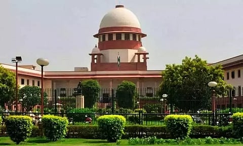 பொருளாதாரத்தில் பின்தங்கிய முன்னேறிய வகுப்பினருக்கு 10 சதவீத இடஒதுக்கீடு வழக்கு - சுப்ரீம் கோர்ட்டு இன்று தீர்ப்பு