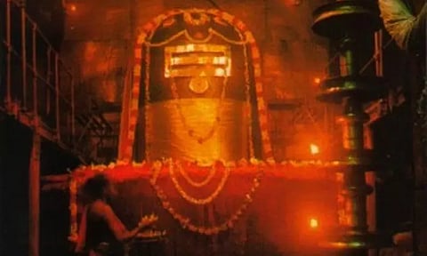 தஞ்சை பெரிய கோவிலில் பெருவுடையாருக்கு இன்று அன்னாபிஷேகம்...!