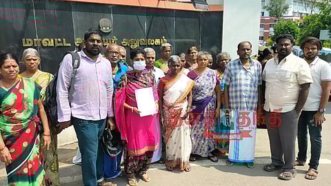 செல்போன் கோபுரம் அமைக்க பொதுமக்கள் எதிர்ப்பு