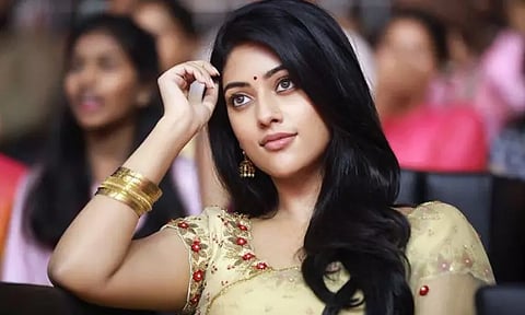 எனது அம்மா அழுதார்... காதல் வதந்தியால் நடிகை காட்டம்