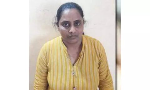 கடனை திருப்பி கேட்டதால் 'ஹனிடிராப்' முறையில் முதியவரை மிரட்டி ரூ.15 லட்சம் பறிக்க முயற்சி; பெண் கைது