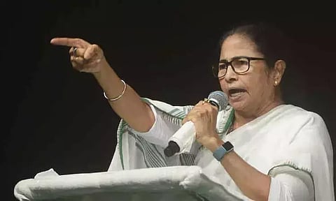 குஜராத் தேர்தலுக்காக சி.ஏ.ஏ-வை பாஜக பயன்படுத்துகிறது - மம்தா பானர்ஜி குற்றச்சாட்டு