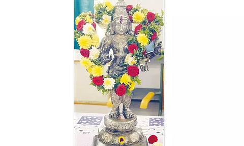 வக்கீல் வீட்டில் பதுக்கி வைத்திருந்த ரூ.33 கோடி பெருமாள் சிலை மீட்பு