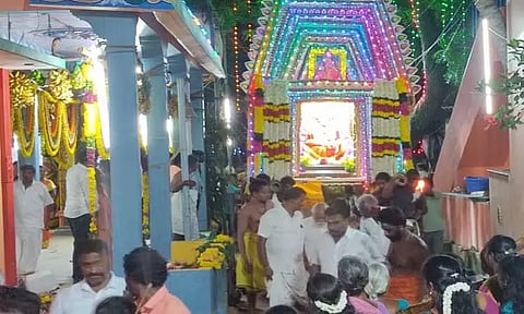 வட்டன்விளை கோவில் கொட விழாவை முன்னிட்டு முத்தாரம்மன் வீதியுலா
