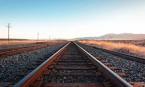 இந்தியாவின் அகல ரெயில்பாதையில் 53,470 கி.மீ. தூரம் மின்மயமானது