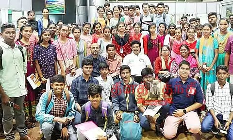 67 மாணவ-மாணவிகள் துபாய்க்கு கல்வி சுற்றுலா