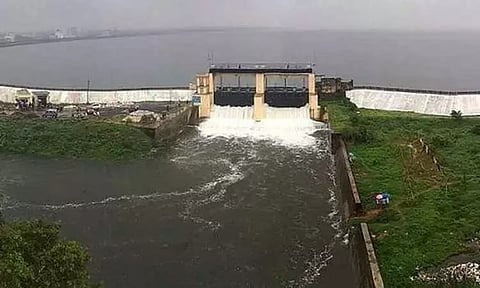 புழல் ஏரியில் உபரிநீர் திறப்பு 100 கனஅடியில் இருந்து 500 கனஅடியாக அதிகரிப்பு..!