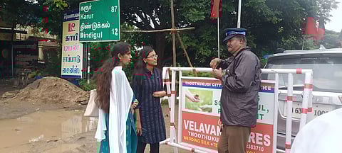 காந்தி கிராம பல்கலைக்கழக பட்டமளிப்பு விழா; பட்டம் பெற வந்த 300 மாணவர்களுக்கு அனுமதி மறுப்பு