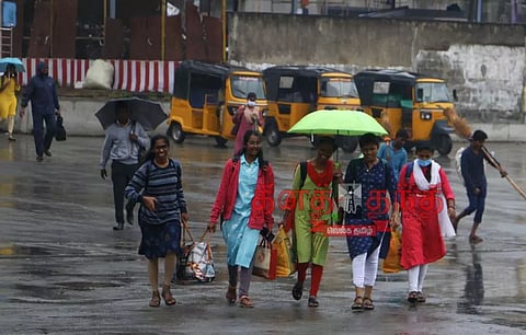 பொதுமக்களின் இயல்பு வாழ்க்கை பாதிப்பு