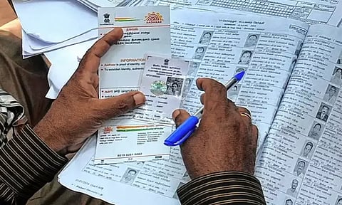 சென்னையில் வாக்காளர் பட்டியலில் பெயர் சேர்த்தல்-நீக்குதல் சிறப்பு முகாம் - இன்று நடைபெறுகிறது