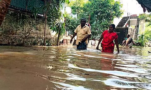 விடிய, விடிய கொட்டித்தீர்த்த கனமழை 200 வீடுகளுக்குள் தண்ணீர் புகுந்தது