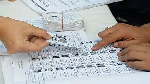 வாக்காளர் பட்டியலில் பெயர் சேர்க்க 24,782 பேர் விண்ணப்பம்