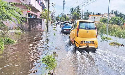நந்திவரத்தில் வீடுகளுக்குள் புகுந்த மழைநீர்