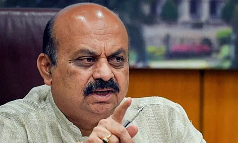 காவி வண்ணத்தை கண்டு காங்கிரஸ் பயப்படுவது ஏன்? பசவராஜ் பொம்மை கேள்வி