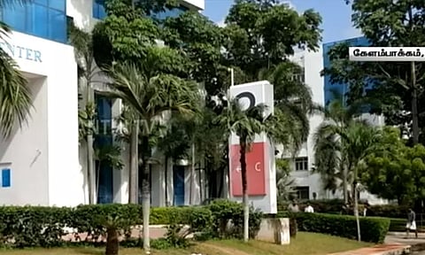 கல்லூரி விடுதியில் பிரியாணி சாப்பிட்ட மாணவிகள் உடல்நலம் பாதிப்பு - கேன்டீன் உரிமையாளருக்கு நோட்டீஸ்