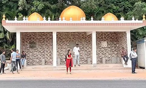 'இது பேருந்து நிலையம் அல்ல, மசூதி' - புல்டோசர் கொண்டு தரைமட்டமாக்க வேண்டும்: பா.ஜ.க எம்.பி சர்ச்சை பேச்சு!