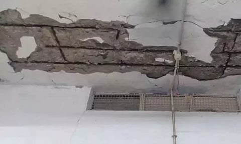 சேதமடைந்த நூலக கட்டிடம்