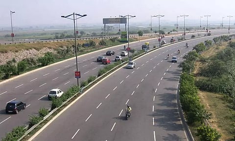 சென்னை புறநகரில் 422 சாலைகளை 60 மீட்டர் வரை விரிவாக்கம் செய்ய சென்னை பெருநகர் வளர்ச்சிக் குழுமம் முடிவு