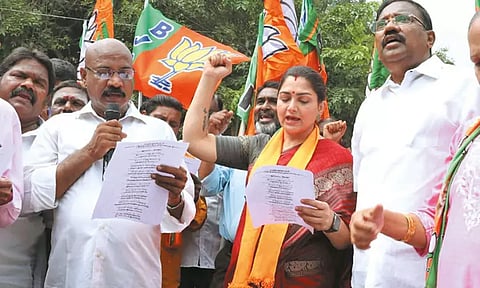 தமிழகம் முழுவதும் பா.ஜனதா ஆர்ப்பாட்டம்: மின் கட்டணம், பால் விலையை உயர்த்தியதுதான் திராவிட மாடலா? சென்னை போராட்டத்தில் குஷ்பு கேள்வி