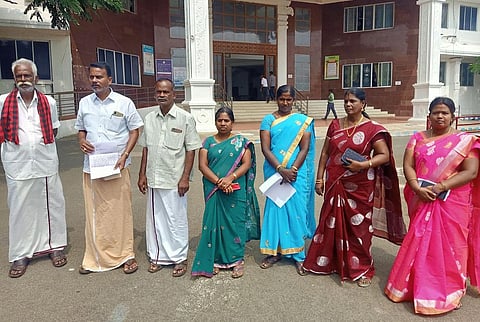 பேரூராட்சி செயல் அலுவலர் மீது தலைவர், கவுன்சிலர்கள் புகார்