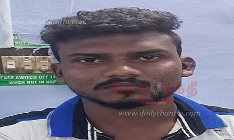 மோட்டார் சைக்கிள் திருடிய வாலிபர் கைது