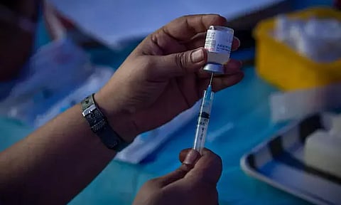 கோவேக்சின் தடுப்பூசிக்கு அரசியல் அழுத்தத்தால் அனுமதி அளிக்கப்பட்டதா? மத்திய அரசு விளக்கம்