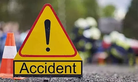 உத்தரகாண்டில் மலைப்பகுதி பள்ளத்தில் கார் கவிழ்ந்து விபத்து - 12 பேர் பலி