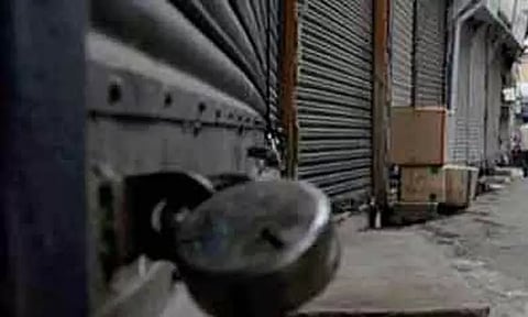 ராகுல் காந்தி கருத்துக்கு எதிர்ப்பு; வீர சாவர்க்கர் சொந்த ஊரில் முழு அடைப்பு