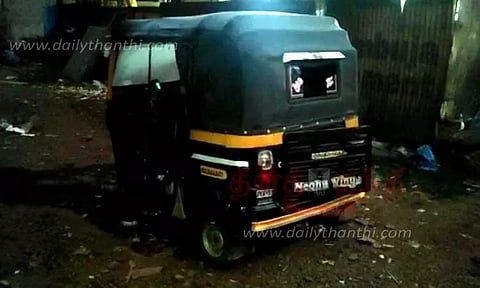 மங்களூருவில் ஓடும் ஆட்டோவில் மர்ம பொருள் வெடித்து தீப்பிடித்தது