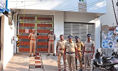 என்.ஐ.ஏ. வழக்கு தொடர்பாக சென்னையில் மீண்டும் 4 பேர் வீடுகளில் போலீசார் சோதனை - செல்போன்கள் பறிமுதல்