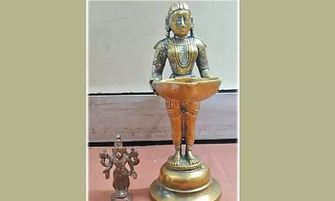 கோயம்பேட்டில் ஐம்பொன் சிலை கடத்தல்? -சிலைகளை கைமாற்றும் போது போலீசில் சிக்கினர்