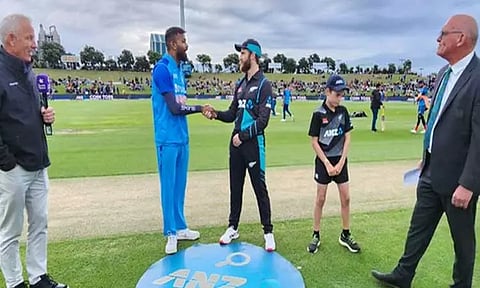 2வது டி20 போட்டி: இந்தியாவுக்கு எதிராக டாஸ் வென்ற நியூசிலாந்து அணி பந்துவீச்சு தேர்வு