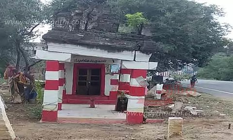 இடிந்து விழும் நிலையில் யோக நரசிங்க பெருமாள் கோவில்