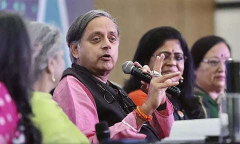 யாரை பார்த்தும் எனக்கு பயமில்லை - சசிதரூர் அதிரடி