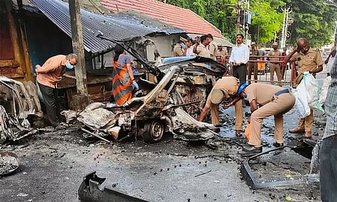 கோவை கார் வெடிப்பு வழக்கு - கைது செய்யப்பட்ட 6 பேருக்கும் நீதிமன்ற காவல் நீட்டிப்பு...!