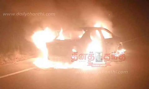 ஓடும் காரில் திடீர் தீ