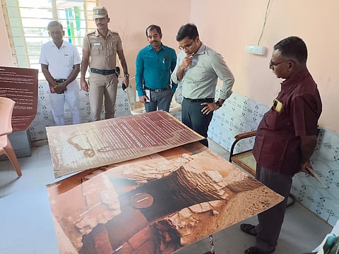 கொற்கை அகழாய்வில் கண்டெடுக்கப்பட்ட பழங்கால பொருட்களை கலெக்டர் செந்தில் ராஜ் பார்வையிட்டார்